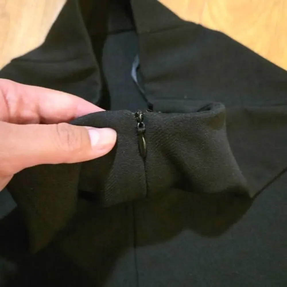 Unbranded versatile black